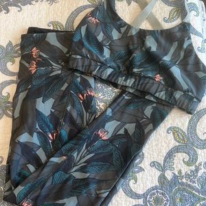 Maaji small leaf leggings. lightly worn.
